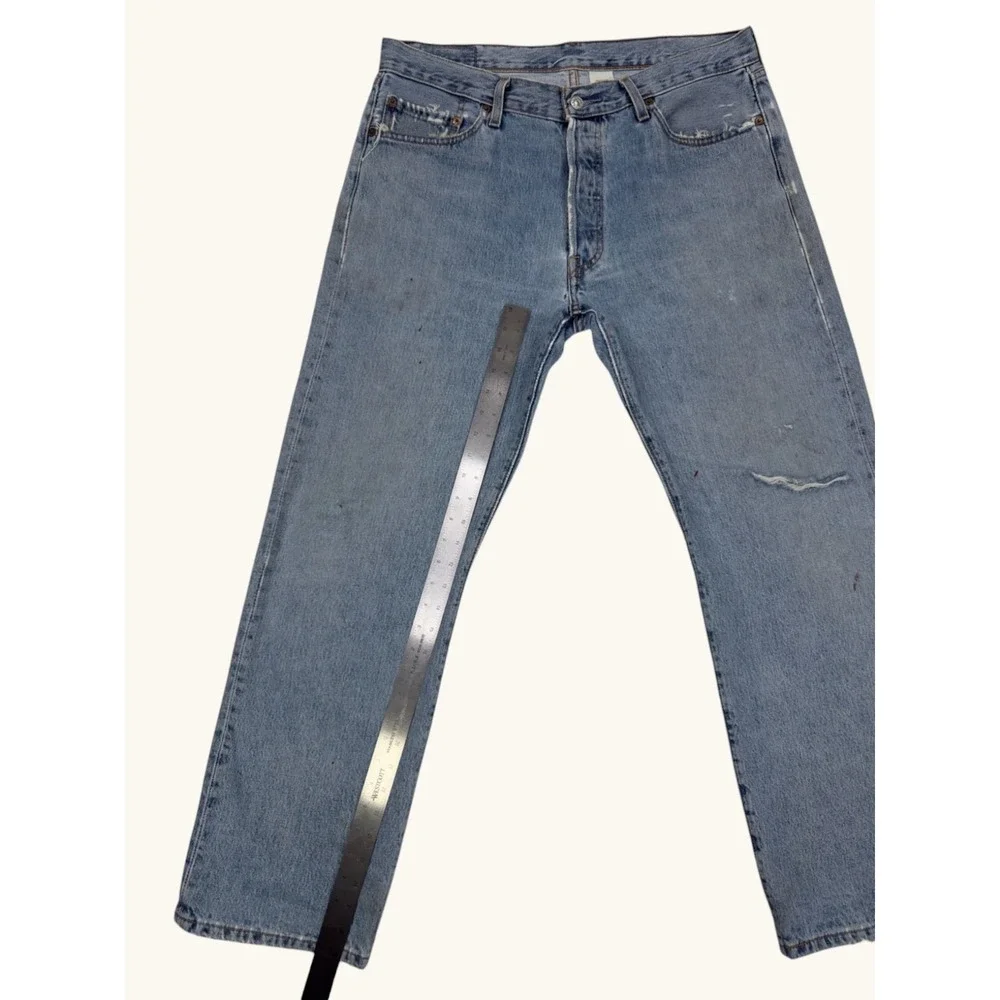 Vintage Levis 501 Mens Light Wash Denim Straight Leg Button Fly Jeans 35x29